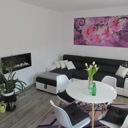 Apartment Ella *
